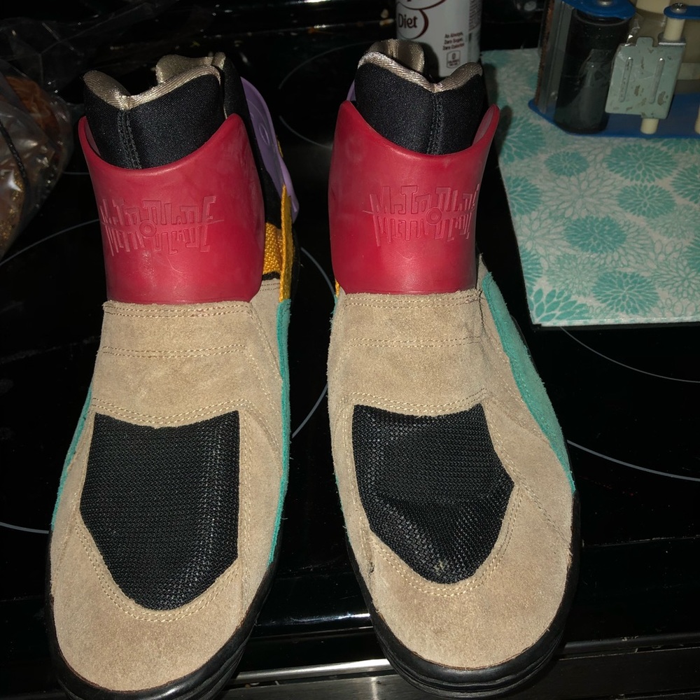1990s Metroblade Shoes- 485 $65 or $60 w/offer